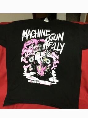 Machine Gun Kelly concert tshirt